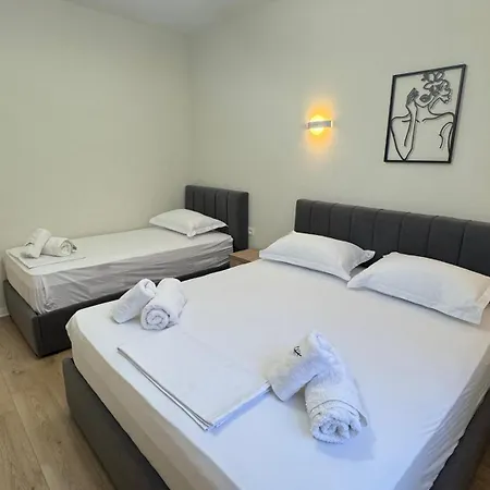 Charming Comfort 公寓 地拉那