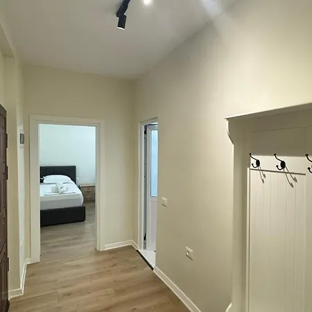 Charming Comfort * ティラナ